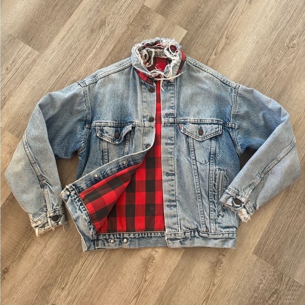 Mens Vintage Levis 70417 0819 Denim Jean Barn Trucker Plaid
Lined Jacket